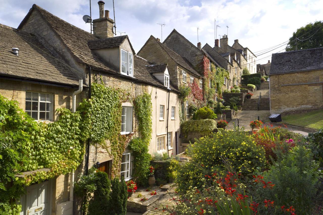 Heart Of The Village Cotswold Cottage In Crudwell. エクステリア 写真